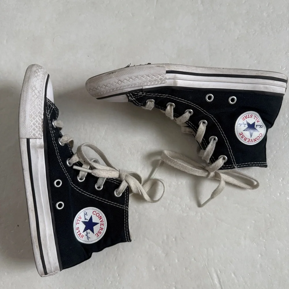 Black High Top Converse All Star Sneakers Chucks Youth size 1
